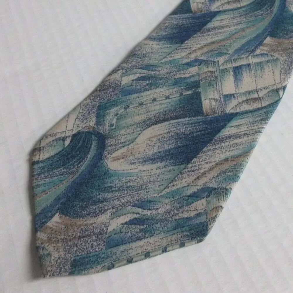 UOMO VOLONTE 100% Silk Tie Handmade‎ in Italy